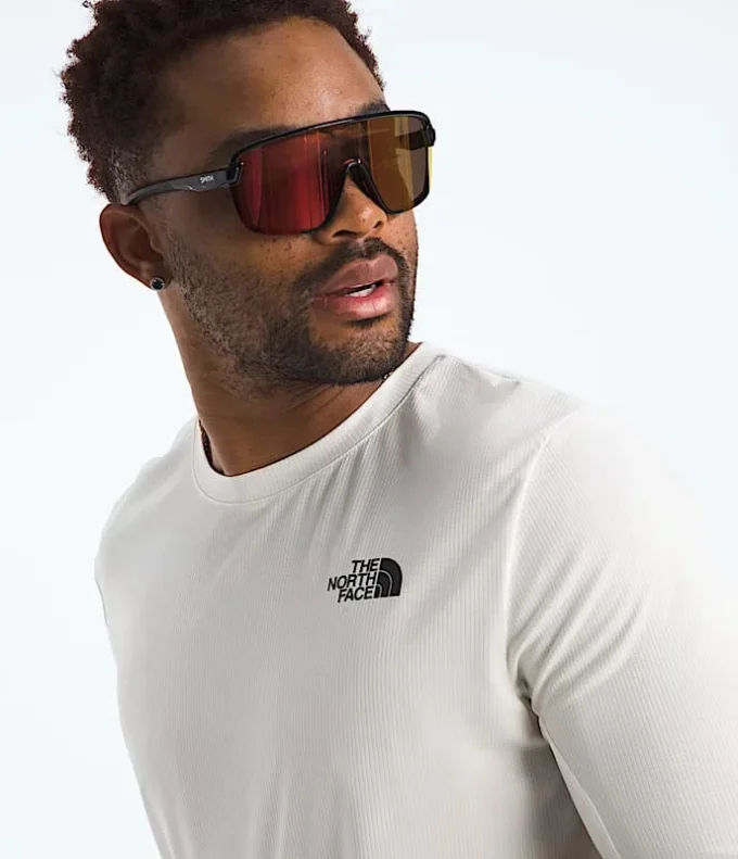 Men’s LIGHTRANGE™ Packable Short-Sleeve Tee Men’s LIGHTRANGE™ Packable Short-Sleeve Tee