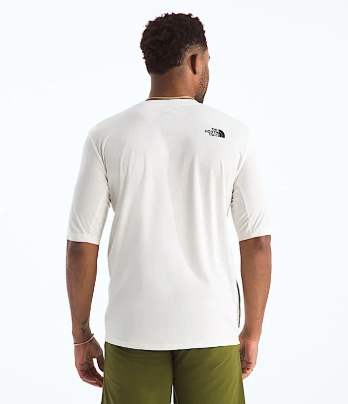 Men’s LIGHTRANGE™ Packable Short-Sleeve Tee Men’s LIGHTRANGE™ Packable Short-Sleeve Tee