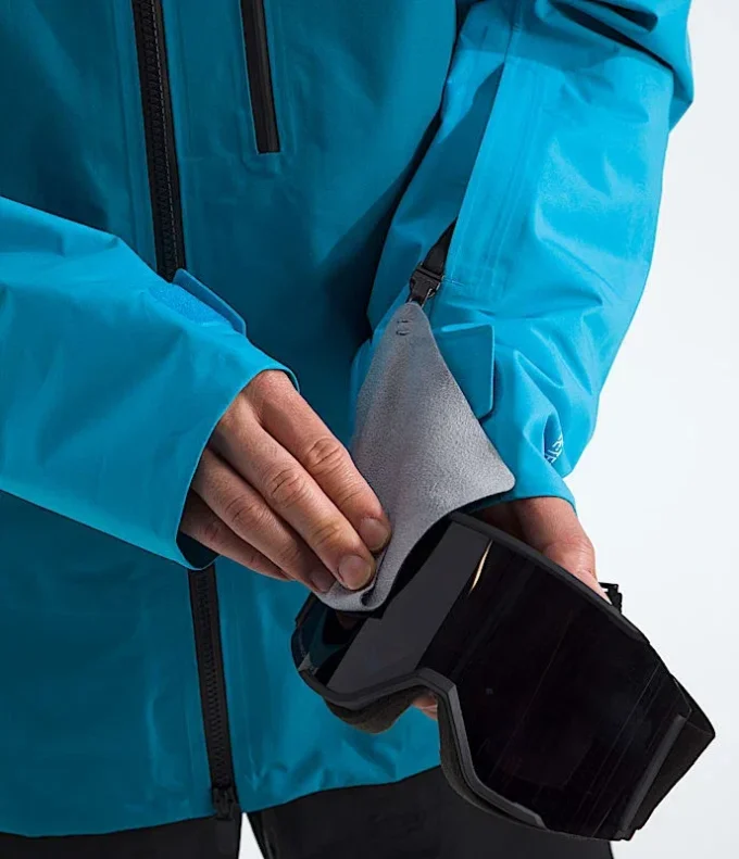 Men’s Summit Series Eastwall GORE-TEX® Jacket Men’s Summit Series Eastwall GORE-TEX® Jacket