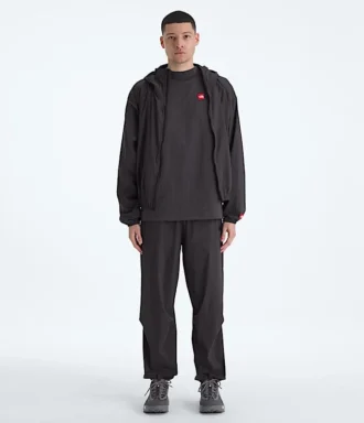 Men’s TNF™ Red Box Long-Sleeve Tee