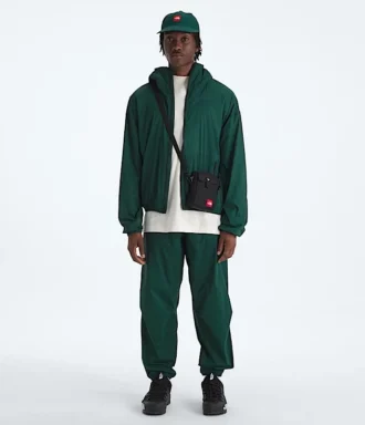 Men’s TNF™ Red Box Packable Hooded Wind Jacket