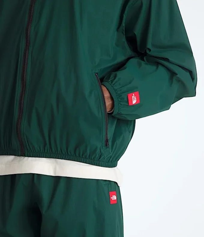 Men’s TNF™ Red Box Packable Hooded Wind Jacket Men’s TNF™ Red Box Packable Hooded Wind Jacket