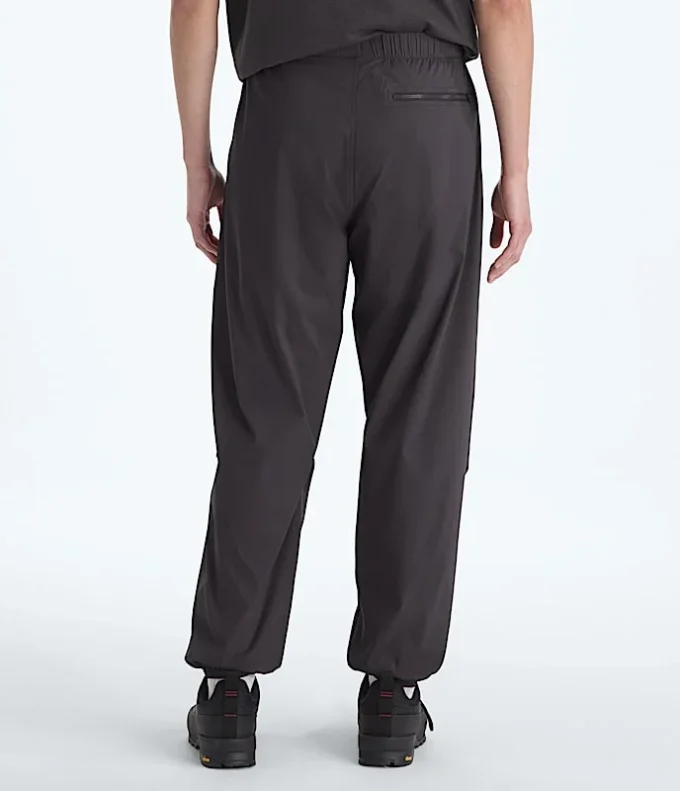 Men’s TNF™ Red Box Packable Wind Pants Men’s TNF™ Red Box Packable Wind Pants