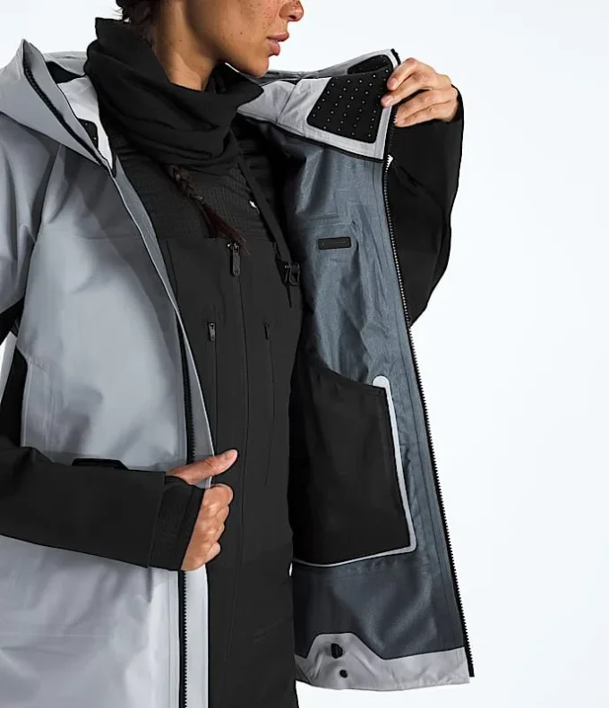 Women’s Summit Series Eastwall GORE-TEX® Jacket Women’s Summit Series Eastwall GORE-TEX® Jacket