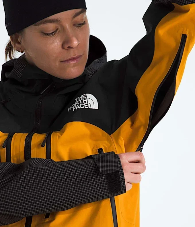 Women’s Summit Series Mountain GORE-TEX® Pro Jacket Women’s Summit Series Mountain GORE-TEX® Pro Jacket